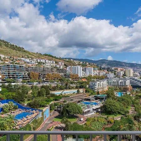 Do Mar Ii By An Island