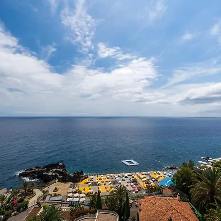 Do Mar Ii By An Island Apartment *