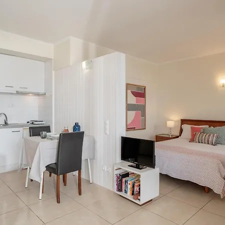 Do Mar Ii By An Island *