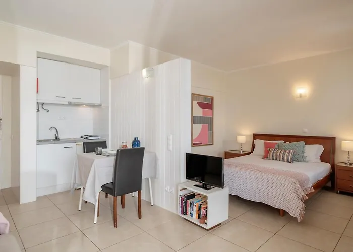 Do Mar Ii By An Island *